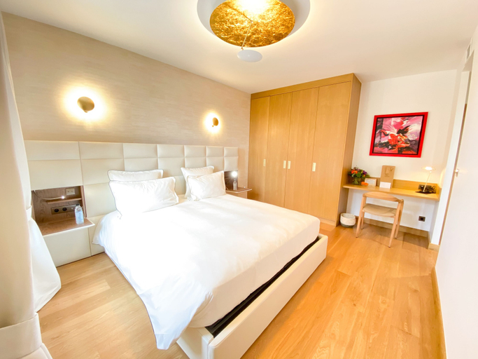 Bedroom 5, Petit Monlot, Gironde