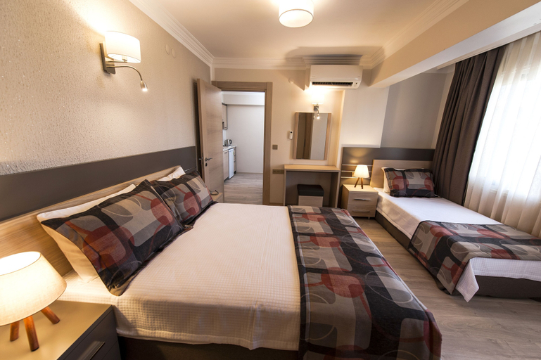 Bedroom 4, Atrium Apart Hotel, Çeşme