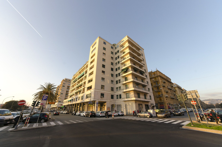 Exterior & Views, JOIVY Fronte del Mar Seaview Apartment Casaregis, Genova