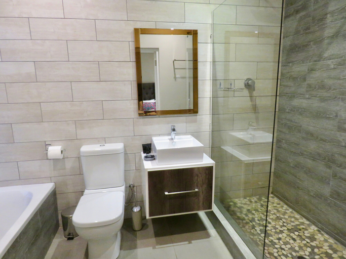 Bathroom 3, The Executive - Exclusive Self-Catering Apartments - Ezulwini, Lobamba