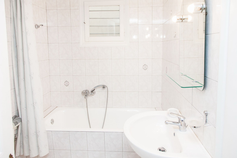 Bathroom 4, The Muses House, Attica