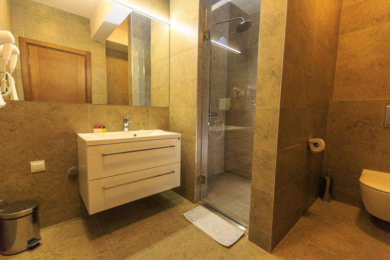 Bathroom 3, Apartments Kuce Lekovica snack bar- Bistro & Beach
