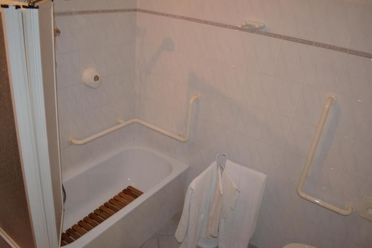 Bathroom 5, Albergo Elena, Bologna
