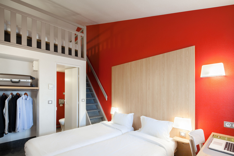 Bedroom 2, B&B HOTEL Amiens Longueau, Somme