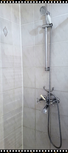 Bathroom 4, Kolev Apartments, Groß-Gerau