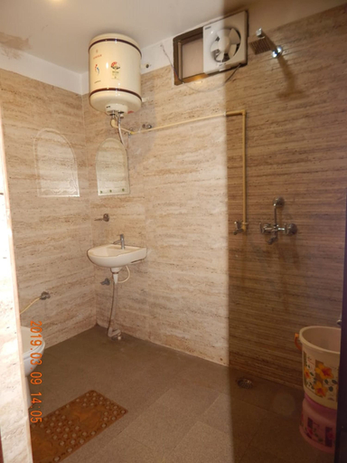 Bathroom 4, Hotel Aadesh Palace, Varanasi