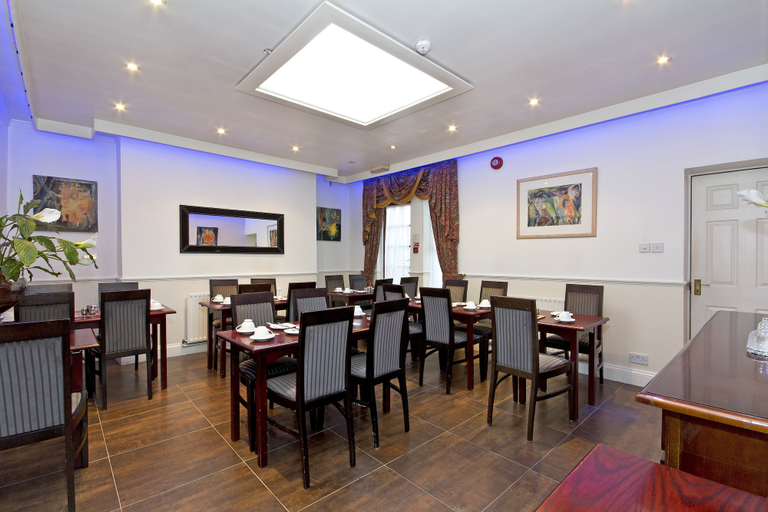 Food & Drinks 4, Kingsway Park Hotel at Park Avenue, London