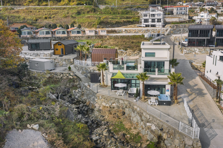 Exterior & Views 2, Lim Sea Side Poolvilla Pension, Namhae