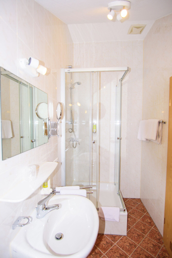Bathroom 5, Hotel Bohn, Reutlingen