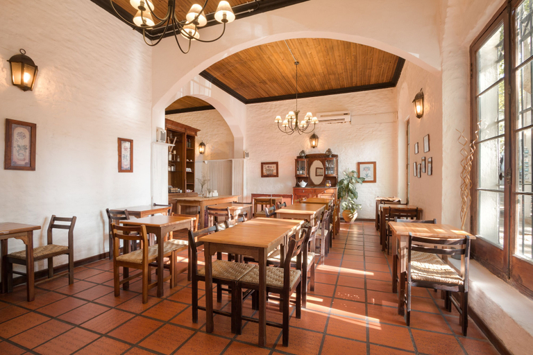 Food & Drinks 5, Don Antonio Posada, n.a540