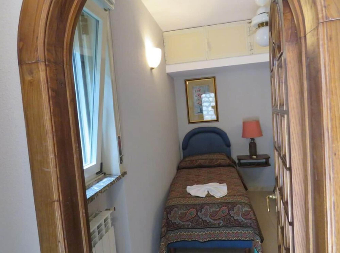 Bedroom 3, Villa Athèna, Messina