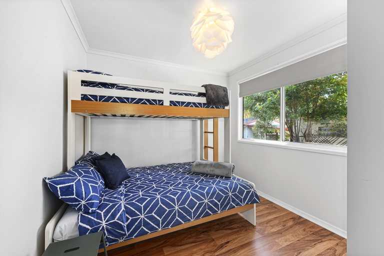 Bedroom 2, Flynns Beach Caravan Park, Port Macquarie-Hastings - Pt A