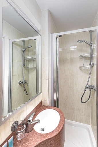 Bathroom 4, Nayland Hotel, London