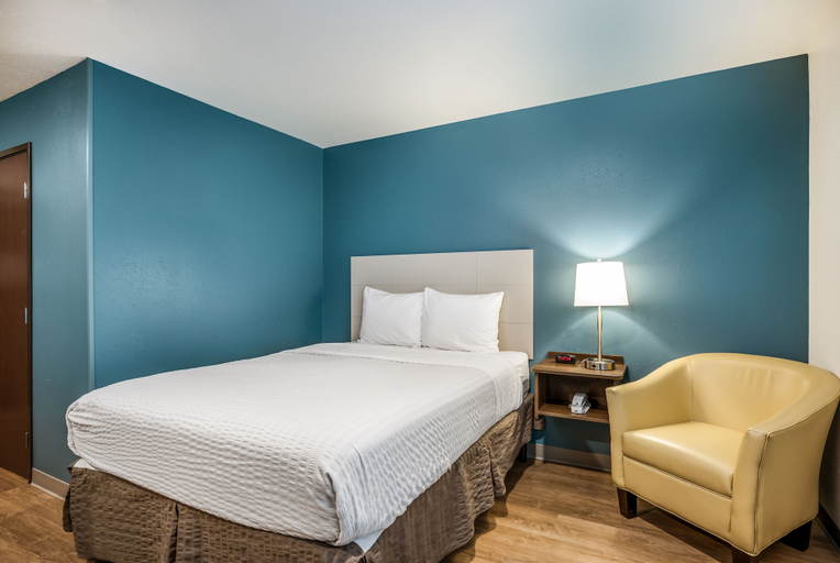 Bedroom 3, WoodSpring Suites Indianapolis Zionsville, Boone