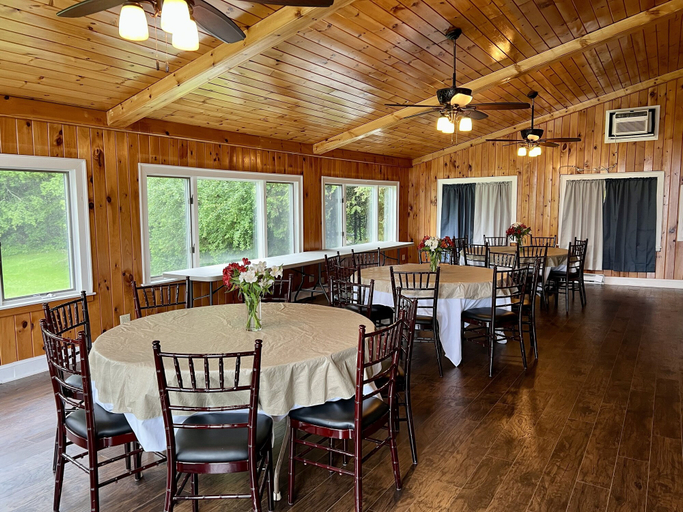 Food & Drinks 5, Valcour Inn & Boathouse, Clinton
