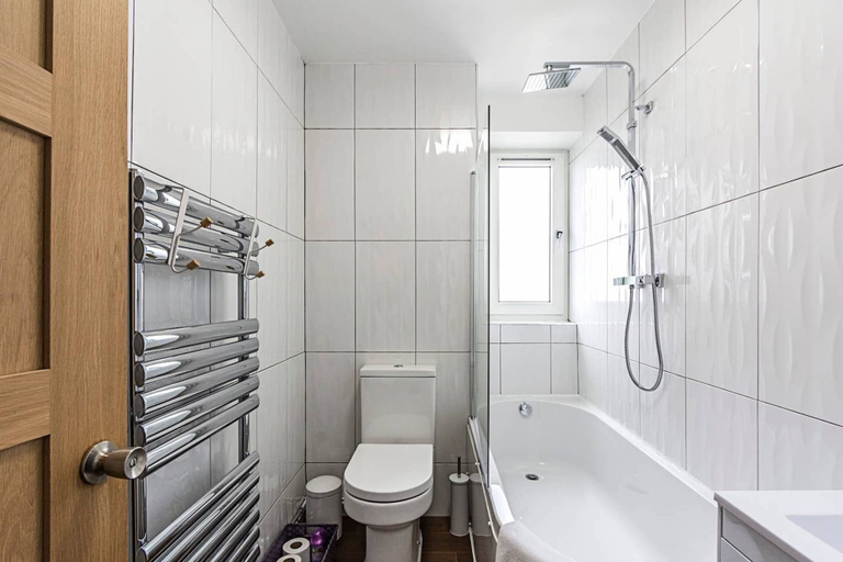 Bathroom 4, Magnificent and centrally located flat, London