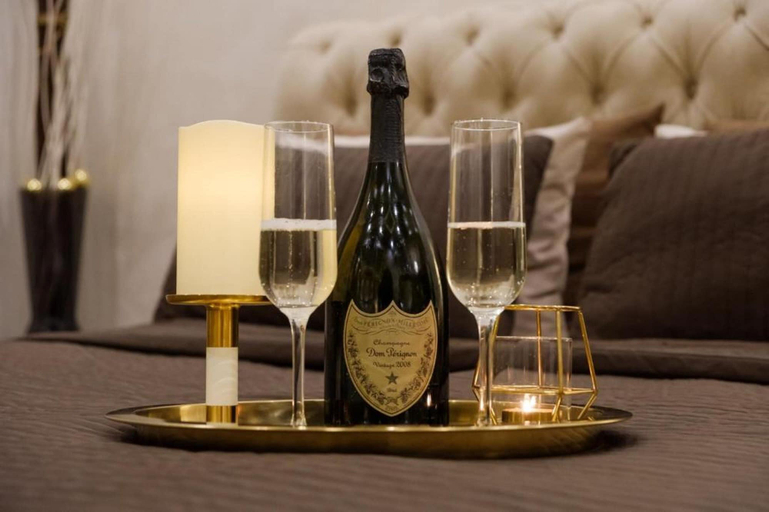 Food & Drinks, Central Business Suites with Hot Jacuzzi, Belgrade