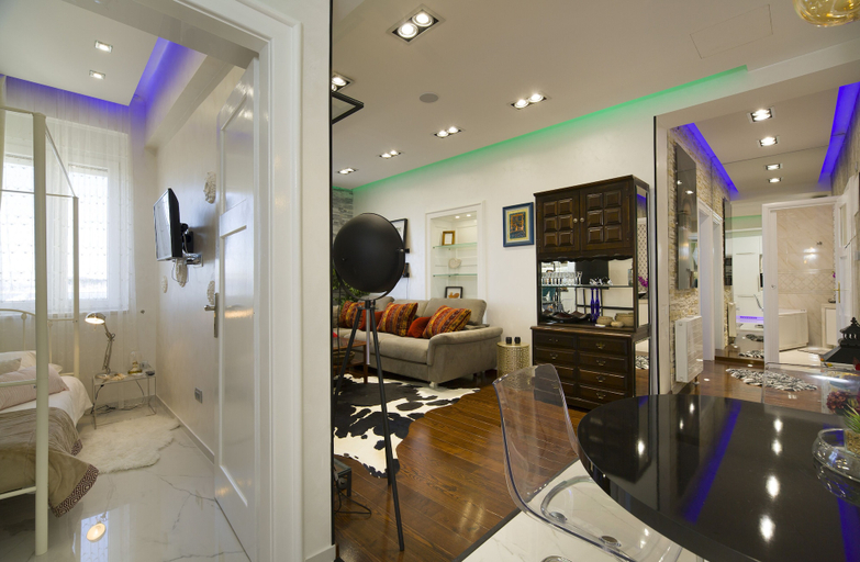Others 5, Central Station Art Apartment, Split