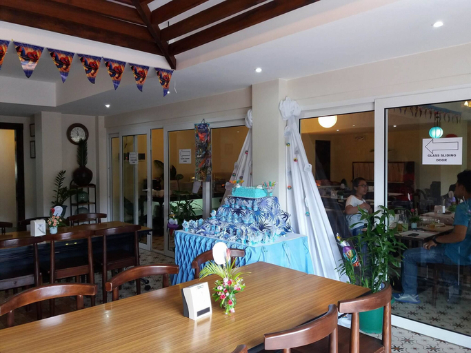 Food & Drinks 4, Pension Ivatan, Basco