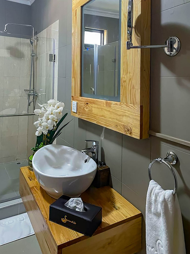 Bathroom 4, Bamboo Boutique, Lilongwe City