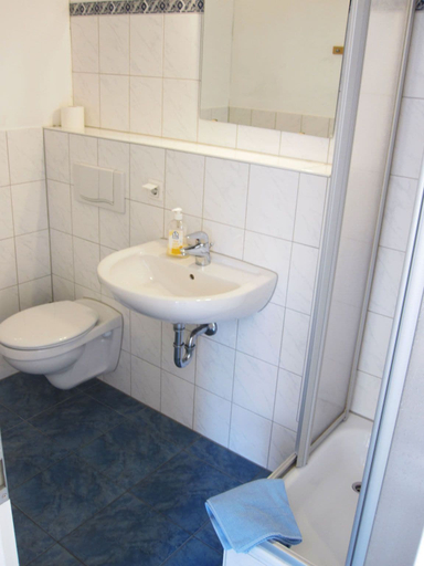Bathroom 5, My Bed Dresden, Dresden