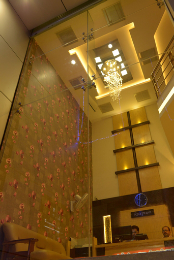 Others 5, Hotel Metro, Thanjavur