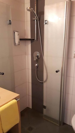 Bathroom 4, Hotel Central, Erlangen