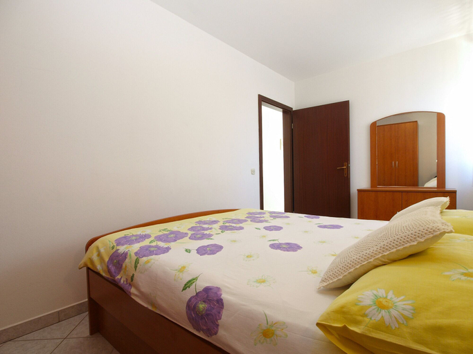 Bedroom 2, Apartment 1978, Poreč