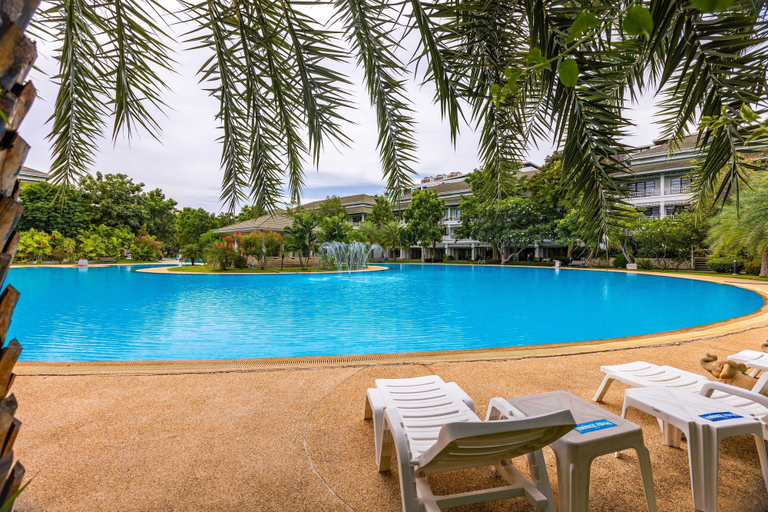 Sport & Beauty 4, 4 BR Townhouse in Great Location BSS, Hua Hin