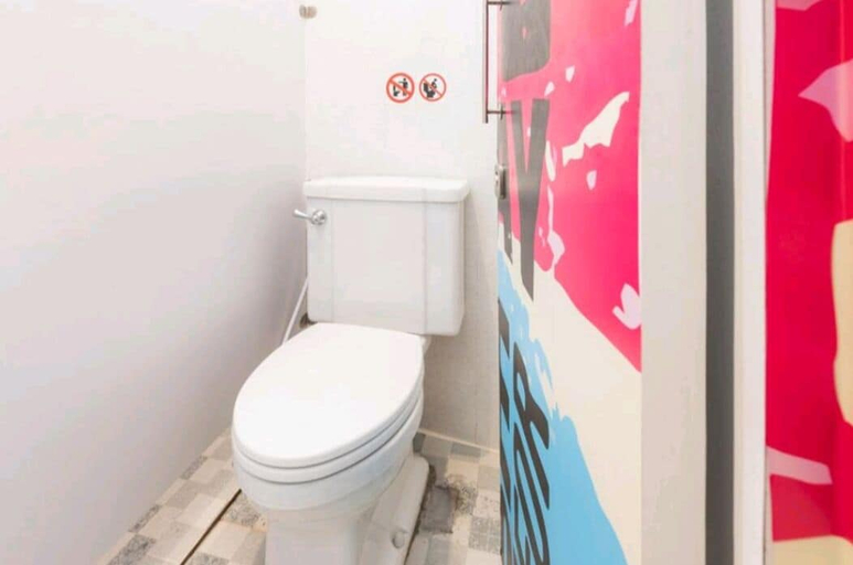 Bathroom 3, Ozora Tiying Tutul Hostel Canggu - Adults Only, Badung