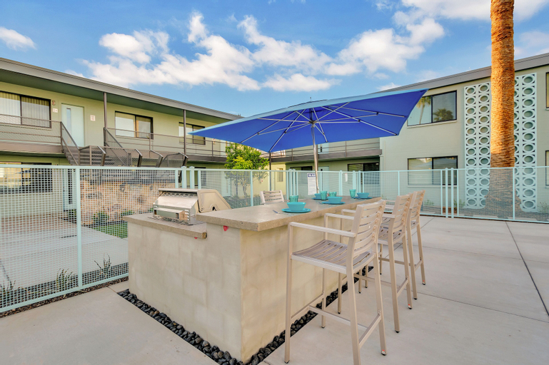 Primo Old Town Location with Heated Pool, Maricopa