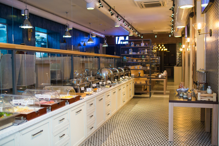 Food & Drinks 5, Tom River Plaza, Kemerovskiy rayon