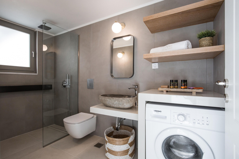 Bathroom 4, Casa Dei Miracoli, Crete