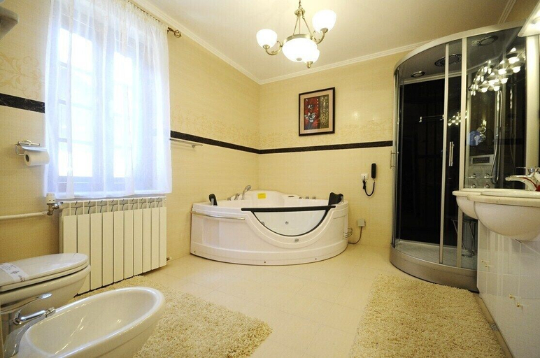 Bathroom 4, Villa Alice, Suceava