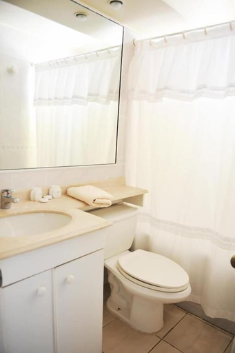 Bathroom 4, MR Mar Suites, Valparaíso