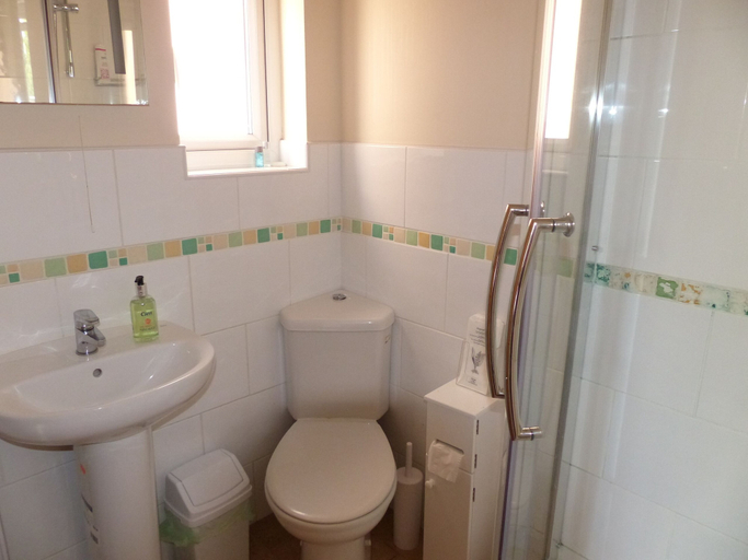 Bathroom, Riversdale Guest House, Poole
