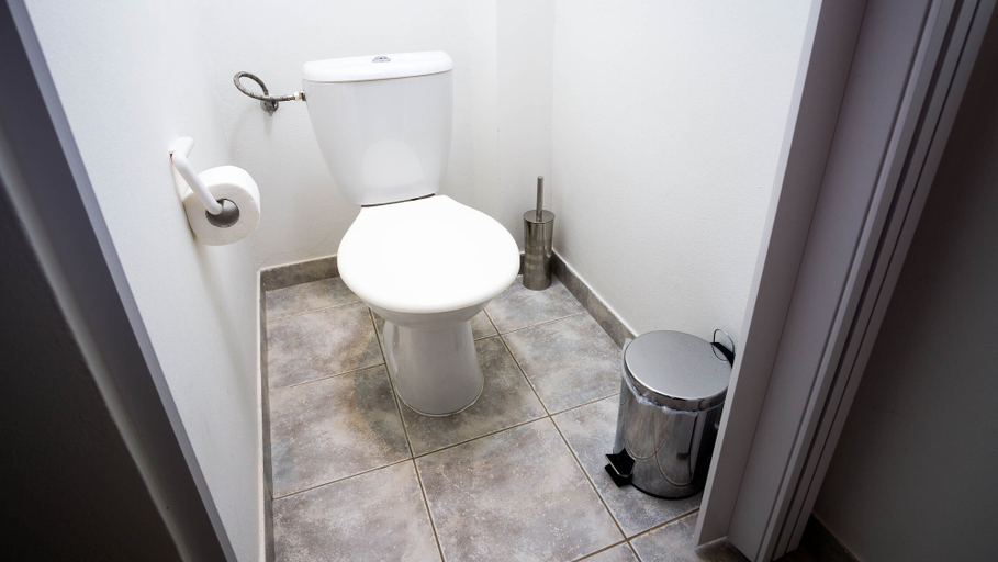 Bathroom 4, Prison Apartment - Locked up in Prague, Praha 2