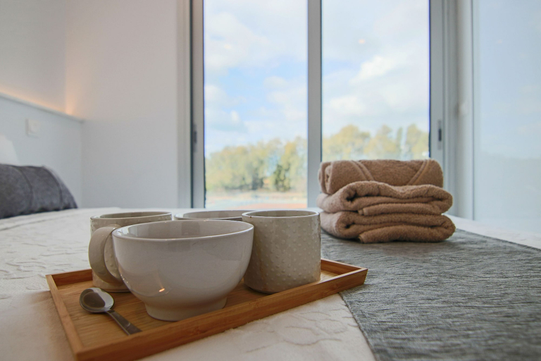 Bedroom 2, Phaedrus Living: Seaside Executive Flat Harbour 202
