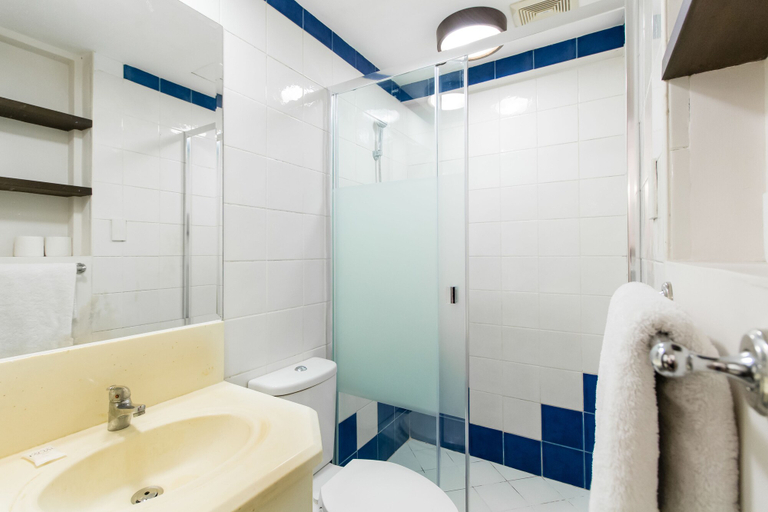 Bathroom 4, Alcoves Greenbelt Park Place Makati, Makati City