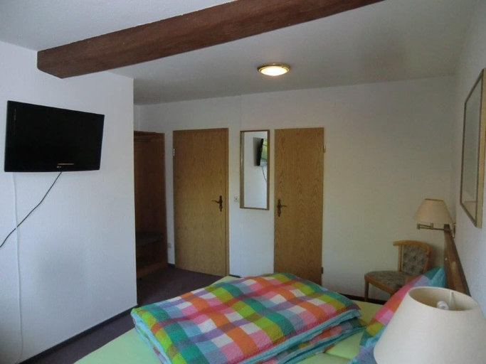 Bedroom 3, Hotel am Neumarkt, Burgenlandkreis