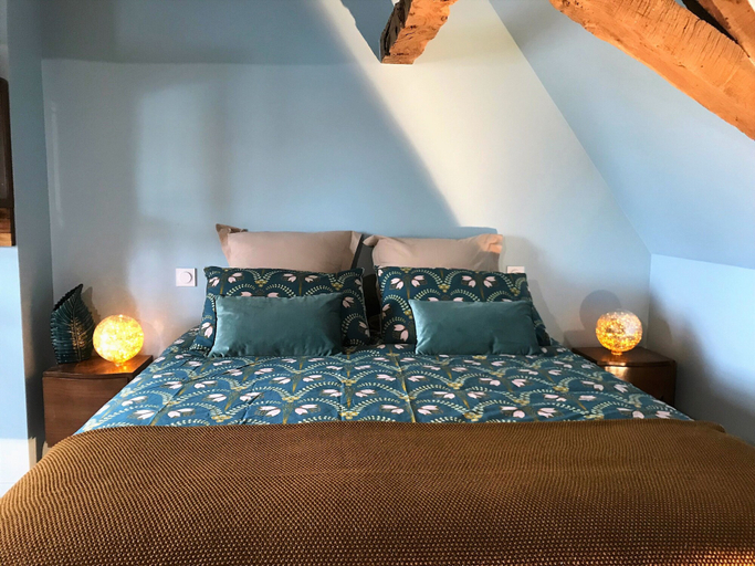 Bedroom 2, Perlépampille, Côtes-d'Armor