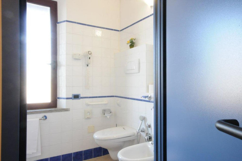 Bathroom 4, Hotel 1000 Miglia, Siena