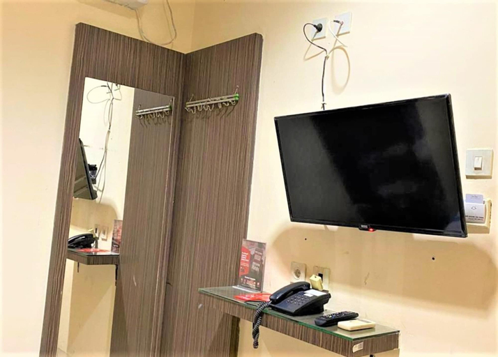 Others 4, Wisma Robinson, Makassar