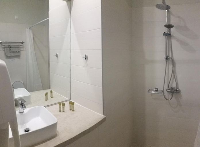 Bathroom 3, Porto Zorro Beach Hotel, Ionian Islands