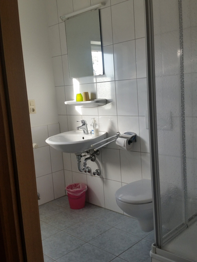 Bathroom 5, Adler Gaststube Hotel Biergarten, Heilbronn