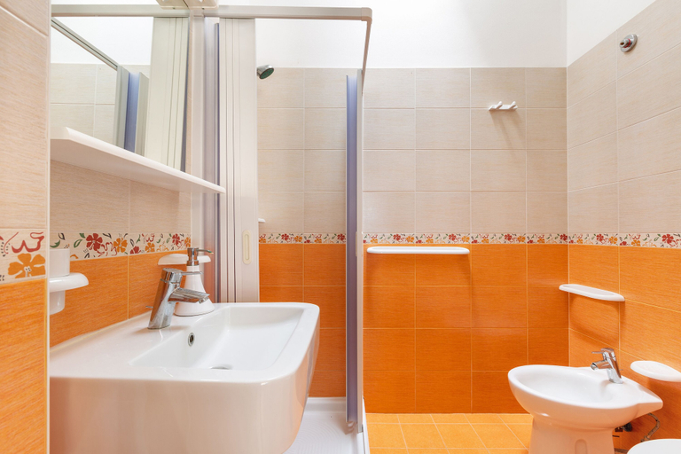 Bathroom 5, Villa Tulipano, Lecce