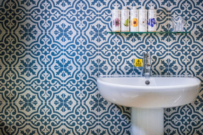 Bathroom 3, The Globe Inn Wells, Norfolk