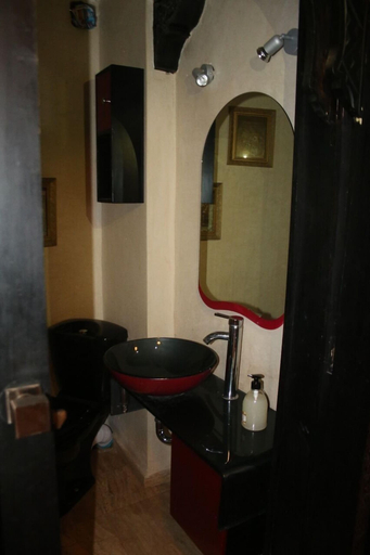 Bathroom, Arf 3 Marrakech, Marrakech