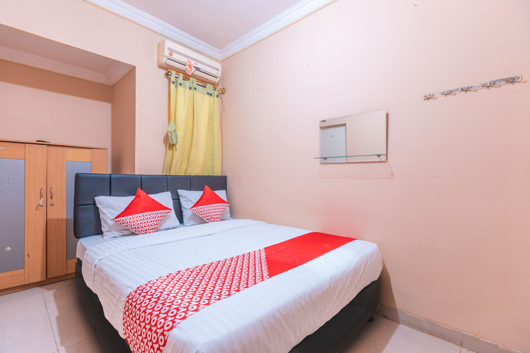Bedroom 1, OYO 2765 Mulia Raja, South Tangerang