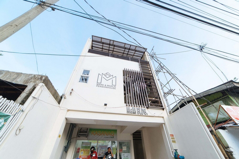 Exterior & Views, RedDoorz @ Plaza Jaro Iloilo, Iloilo City